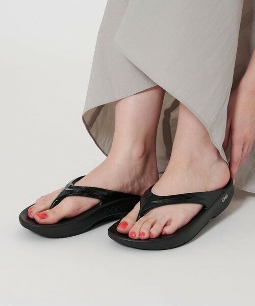 BEAUTY & YOUTH UNITED ARROWS/ビューティー&ユース ユナイテッドアローズ <OOFOS>OOlala サンダル BLACK 24cm(7) BEAUTY & YOUTH UNITED ARROWS/ビューティー&ユース ユナイテッドアローズ <OOFOS>OOlala サンダル BLACK 24cm(7)