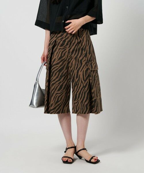 アッティコ カーキ/ブラウンナイロン ゼブラショーツ Trapeze shorts in cotton and silk Green - LOEWE