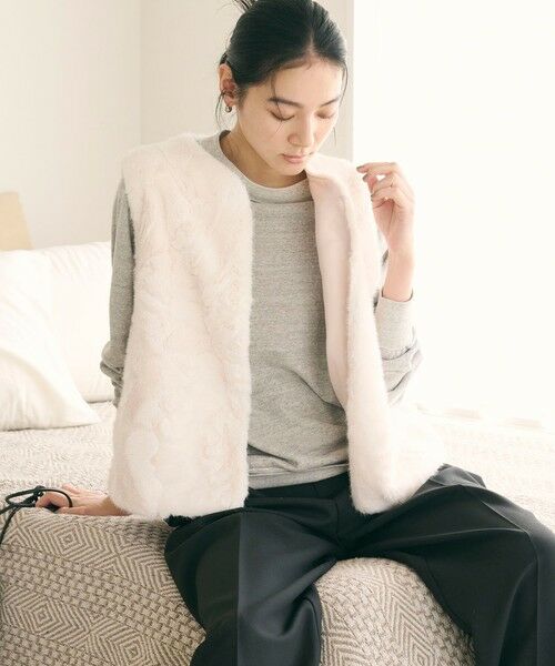 美品　ユナイテッドアローズ UWSCフェイクファーショートコート ピンクベージュ UNITED ARROWS（ユナイテッドアローズ）の「UWSC フェイクファー