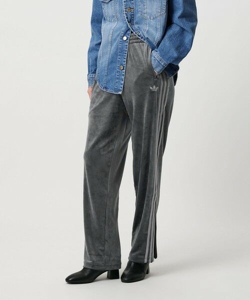 BEAUTY&YOUTH UNITED ARROWS / ビューティー&ユース ユナイテッドアローズ その他パンツ | <adidas Originals>ファイヤーバード ベロアトラックパンツ(DK.GRAY)