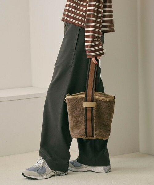 BEAUTY&YOUTH UNITED ARROWS / ビューティー&ユース ユナイテッドアローズ ショルダーバッグ | 【別注】＜Folna＞フェイクムートン ワンショルダーバッグ | 詳細19