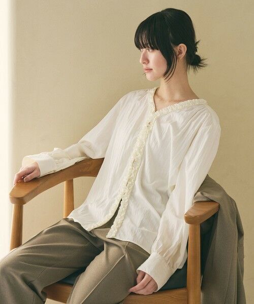 BEAUTY&YOUTH UNITED ARROWS / ビューティー&ユース ユナイテッドアローズ シャツ・ブラウス | 【WEB限定 Wardrobe DAILY MINIMAL】ラッフル Vネックブラウス ウォッシャブル | 詳細1