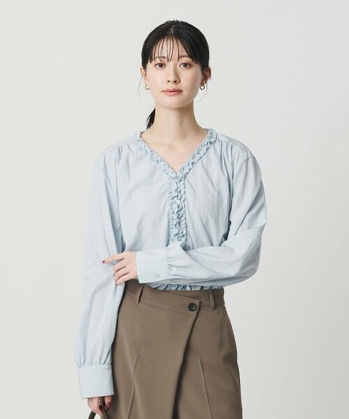 BEAUTY&YOUTH UNITED ARROWS / ビューティー&ユース ユナイテッドアローズ シャツ・ブラウス | 【WEB限定 Wardrobe DAILY MINIMAL】ラッフル Vネックブラウス ウォッシャブル（LT.BLUE）