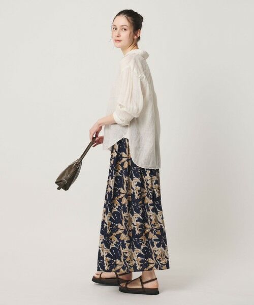 BEAUTY&YOUTH UNITED ARROWS / ビューティー&ユース ユナイテッドアローズ ロング・マキシ丈スカート | 【WEB限定】フラワープリント タックスカート ウォッシャブル（NAVY）