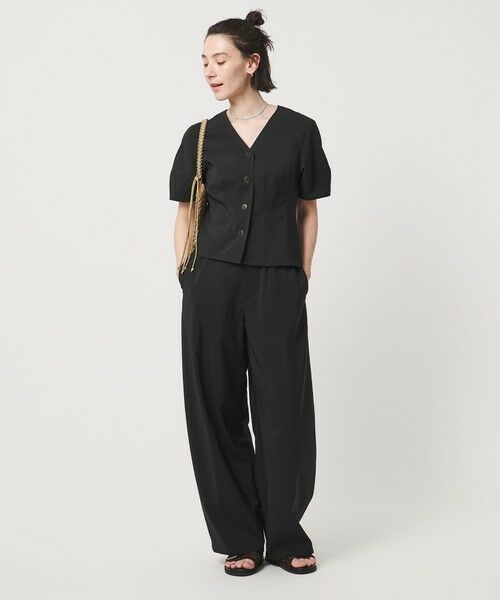 BEAUTY&YOUTH UNITED ARROWS / ビューティー&ユース ユナイテッドアローズ シャツ・ブラウス | カーブスリーブ Vネック ブラウス UVカット 防シワ ウォッシャブル（BLACK）