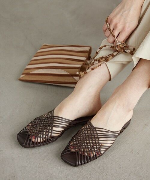 BEAUTY&YOUTH UNITED ARROWS / ビューティー&ユース ユナイテッドアローズ サンダル | レザー ラインメッシュ スクエア スライダーサンダル(DK.BROWN)