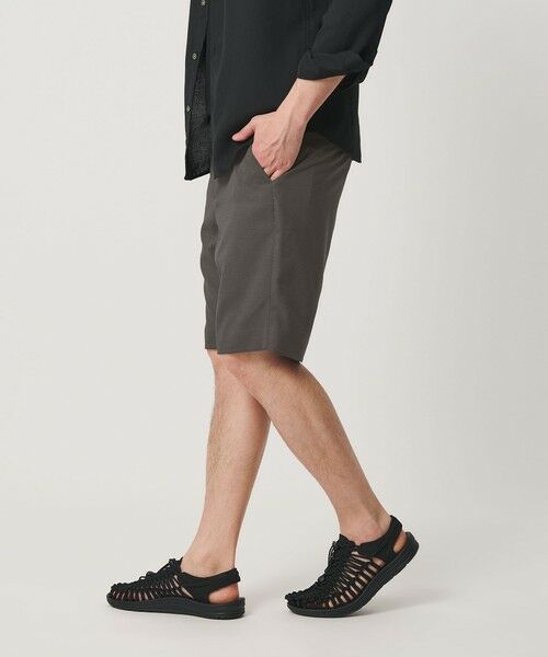 BEAUTY&YOUTH UNITED ARROWS / ビューティー&ユース ユナイテッドアローズ ショート・ハーフ・半端丈パンツ | 【WEB限定 WARDROBE SMART】Reflax スリム ショートパンツ(DK.GRAY)