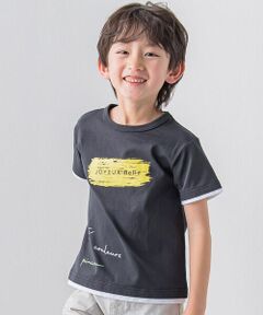 絵具でらくがきしたようなプリントがユニークな男の子用半袖Tシャツ。<br>メンズライクなホワイトとスミクロ(ブラック)の2色展開。<br><br>胸の部分は光沢ラバープリントで、ペンキで絵具をベタっと塗ったようなイメージに。<br>右裾部分には筆でらくがきしたようなロゴプリントを3色でカラフルに表現しました。<br>裾・袖口がレイヤード風になった、多色使いのカラフルでおしゃれな1着です。<br><br>※90cmのみ肩にホックがございます。<br><br>palette  パレット<br>couleurs　絵具<br>pinceau　絵筆<br><br>【4月後半 シーズンテーマ】<br>L'art a Nice(ラール・ア・ニース) -ニースでアート気分-<br><br>地中海に面した南仏ニースは多くの芸術家に愛されたアートの街。<br>美術館がたくさんあり、街全体もカラフルで色にあふれています。<br>そんなニースの街でアートを楽しむバカンスをイメージしたカラーパレット。<br><br>【BeBe(べべ)】<br>"LOVE MODERN" 少しおませで、生意気なヨーロピアンカジュアルの提案。<br>時代性･流行性をとらえ、ベーシックでもワンポイントを施した遊び心、楽しさを盛り込んでいます。<br>シンプルだけど、こだわりのあるオリジナリティーを重視しています。