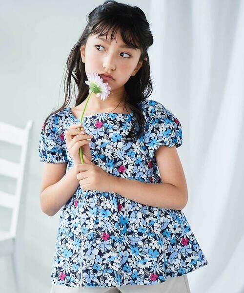 BeBe/べべ 【お揃い】ドビーフラワーガーデンプリントパフスリーブブラウス(100~140cm) ブルー系 110cm BeBe/べべ 【お揃い】ドビーフラワーガーデンプリントパフスリーブブラウス(100~140cm) ブルー系 110cm