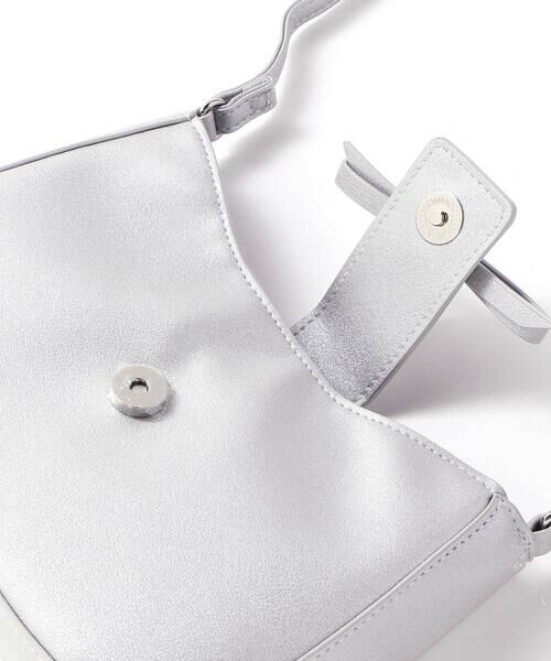 BeBe / べべ ショルダーバッグ | レザー調リボンフラップベルト付きショルダーバッグ | 詳細4