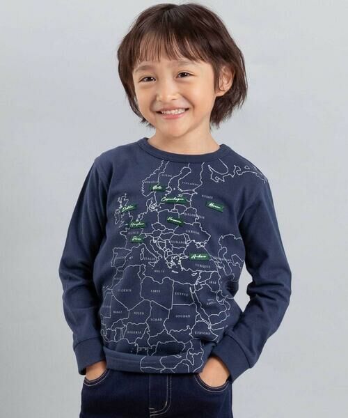 BeBe/べべ 【抗菌・防臭】MAP&FLAG袖リブ天竺長袖Tシャツ(90~150cm) ネイビー 130cm BeBe/べべ 【抗菌・防臭】MAP&FLAG袖リブ天竺長袖Tシャツ(90~150cm) ネイビー 130cm