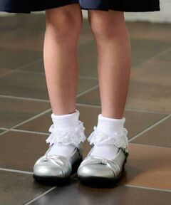 BeBe / べべ フラットシューズ | ギャザーリボンストラップシューズ(17~21cm)