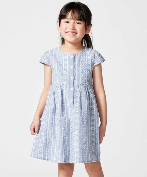 BeBe / べべ ミニ丈・ひざ丈ワンピース | 【お揃い】シャンブレーレース刺しゅうストライプワンピース(90~150cm)（ブルー系）
