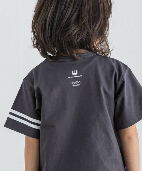 BeBe / べべ Tシャツ | 【JALコラボ】飛行機図面エンボス加工ロゴ半袖Tシャツ(90~140cm) | 詳細5