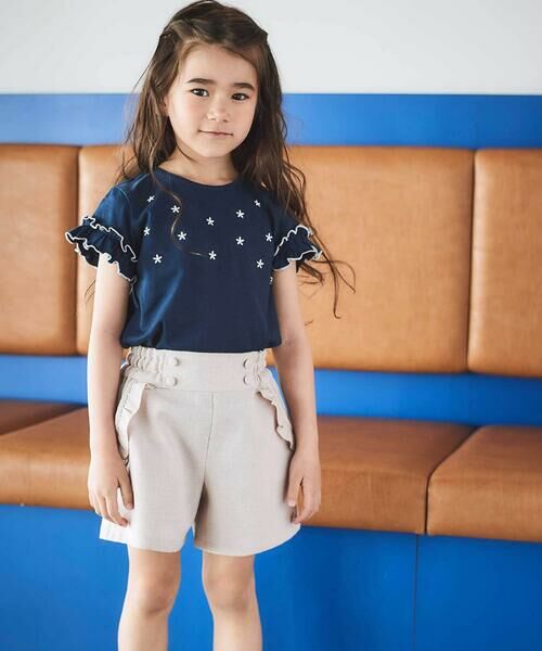 BeBe / べべ Tシャツ | フラワーシャワー刺しゅうフリル天竺半袖Tシャツ(90~150cm) | 詳細2