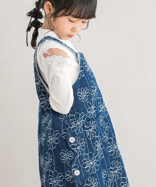 BeBe Petits Pois Vert / ベベ プチ ポワ ヴェール ミニ・ひざ丈スカート | 【店舗限定】【お揃い】花刺しゅうデニムジャンパースカート(95~150cm) | 詳細2