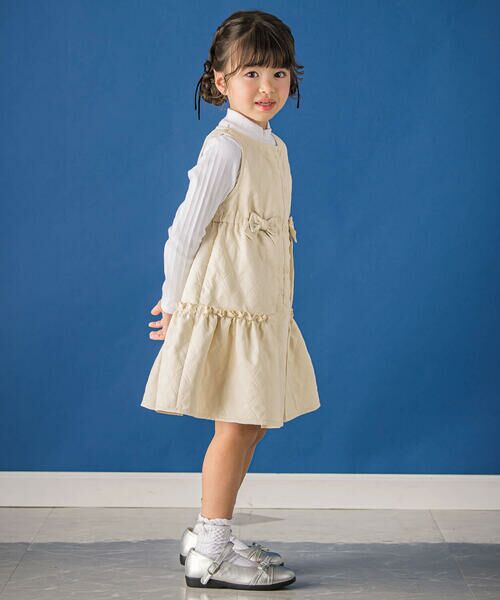 BeBe Petits Pois Vert / ベベ プチ ポワ ヴェール セットアップ | ひし形キルト切り替えジャンパースカート+プチハイネック長袖Tシャツセット(95~150cm) | 詳細2