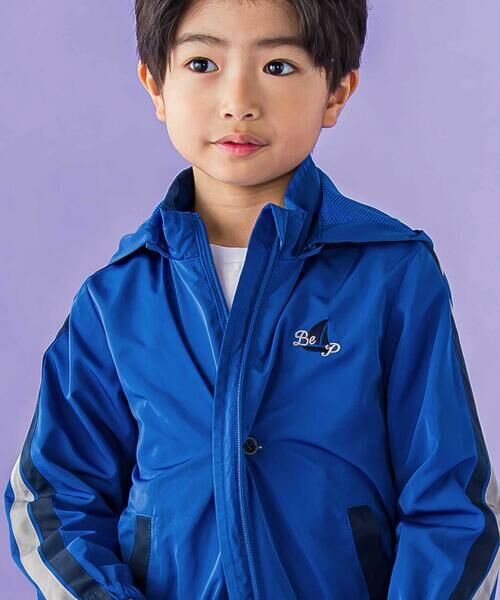 BeBe Petits Pois Vert / ベベ プチ ポワ ヴェール ナイロンジャケット | ドローコード付き配色タフタジャケット(95~150cm) | 詳細3