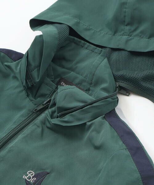 BeBe Petits Pois Vert / ベベ プチ ポワ ヴェール ナイロンジャケット | ドローコード付き配色タフタジャケット(95~150cm) | 詳細14