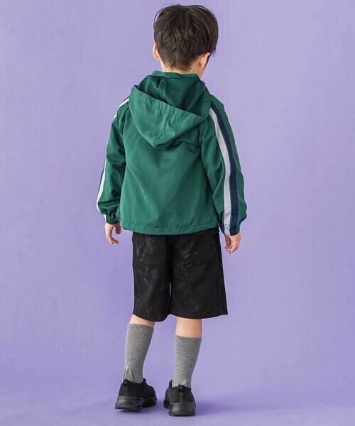 BeBe Petits Pois Vert / ベベ プチ ポワ ヴェール ナイロンジャケット | ドローコード付き配色タフタジャケット(95~150cm) | 詳細9