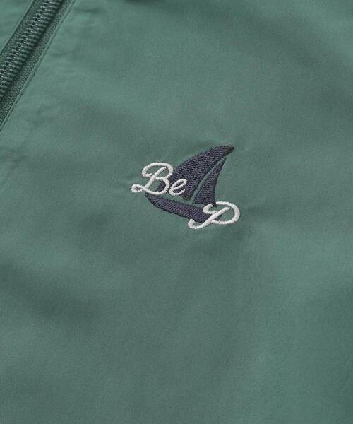BeBe Petits Pois Vert / ベベ プチ ポワ ヴェール ナイロンジャケット | ドローコード付き配色タフタジャケット(95~150cm) | 詳細22