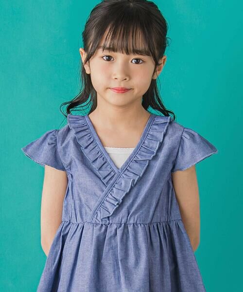 BeBe Petits Pois Vert / ベベ プチ ポワ ヴェール ミニ丈・ひざ丈ワンピース | 【店舗限定】【前後着用可能】ダンガリーフリル襟カシュクールワンピース(95~150cm)<br> | 詳細3