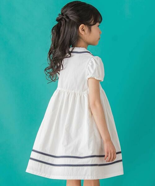 BeBe Petits Pois Vert / ベベ プチ ポワ ヴェール ミニ丈・ひざ丈ワンピース | 【店舗限定】ライン襟付き前開きパフスリーブワンピース(95~150cm)<br> | 詳細4