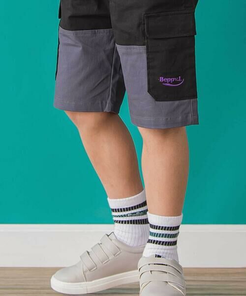 BeBe Petits Pois Vert / ベベ プチ ポワ ヴェール ショート・ハーフ・半端丈パンツ | 【店舗限定】バイカラーカーゴポケットハーフパンツ(95~150cm)<br> | 詳細2