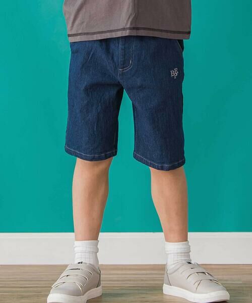 BeBe Petits Pois Vert/ベベ プチ ポワ ヴェール 【店舗限定】ワンポイント刺しゅうデニムハーフパンツ(95~150cm) ネイビー 110cm BeBe Petits Pois Vert/ベベ プチ ポワ ヴェール 【店舗限定】ワンポイント刺しゅうデニムハーフパンツ(95~150cm) ネイビー 110cm