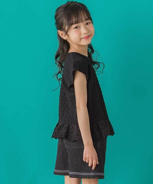 BeBe Petits Pois Vert / ベベ プチ ポワ ヴェール Tシャツ | 【店舗限定】シャーリング裾レーストップス(95~160cm)<br> | 詳細11