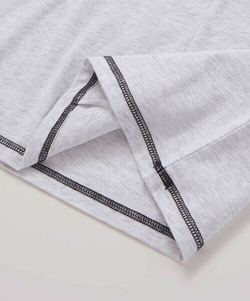 BeBe Petits Pois Vert / ベベ プチ ポワ ヴェール Tシャツ | 【店舗限定】アシメトリー配色ロゴプリント天竺半袖Tシャツ(95~150cm) | 詳細10