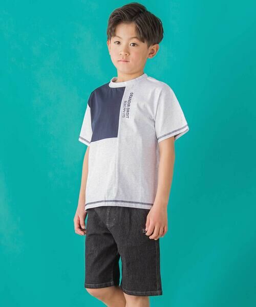 BeBe Petits Pois Vert / ベベ プチ ポワ ヴェール Tシャツ | 【店舗限定】アシメトリー配色ロゴプリント天竺半袖Tシャツ(95~150cm) | 詳細2
