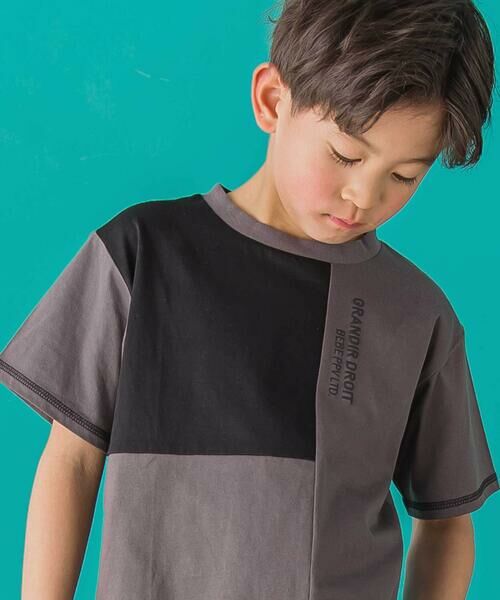 BeBe Petits Pois Vert / ベベ プチ ポワ ヴェール Tシャツ | 【店舗限定】アシメトリー配色ロゴプリント天竺半袖Tシャツ(95~150cm) | 詳細13