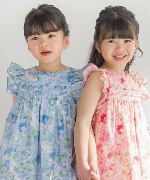 BeBe Petits Pois Vert / ベベ プチ ポワ ヴェール ミニ丈・ひざ丈ワンピース | 花柄スモッキングワンピース(95~150cm) | 詳細4