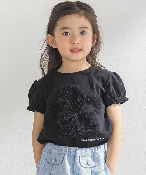 BeBe Petits Pois Vert / ベベ プチ ポワ ヴェール Tシャツ | オーガンジー花モチーフパフスリーブTシャツ(95~160cm)(ブラック)