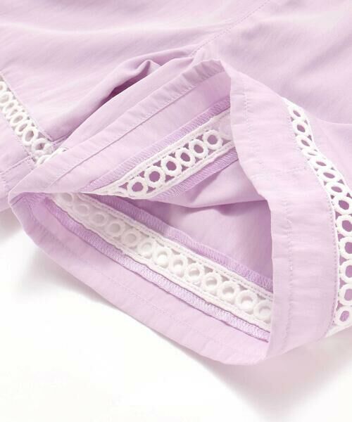 BeBe Petits Pois Vert / ベベ プチ ポワ ヴェール セットアップ | 【店舗限定】切り替えレースブラウス＋ショートパンツセットアップ(95~150cm) | 詳細19