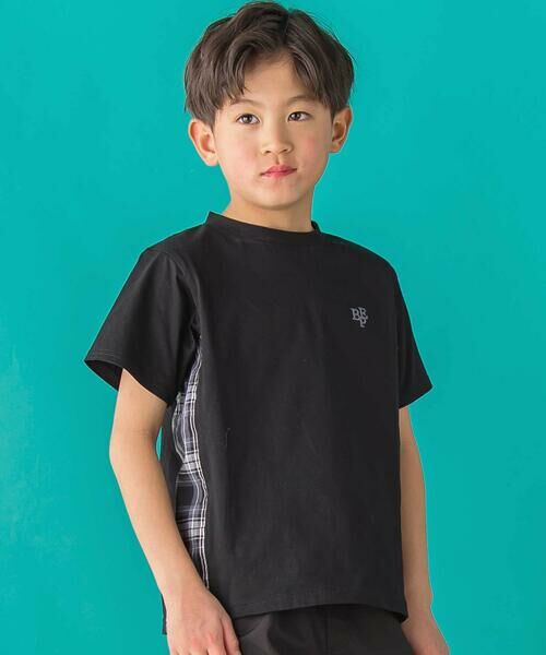 BeBe Petits Pois Vert / ベベ プチ ポワ ヴェール Tシャツ | 【店舗限定】チェック切り替えロゴ刺しゅう天竺Tシャツ(95~150cm)(ブラック)