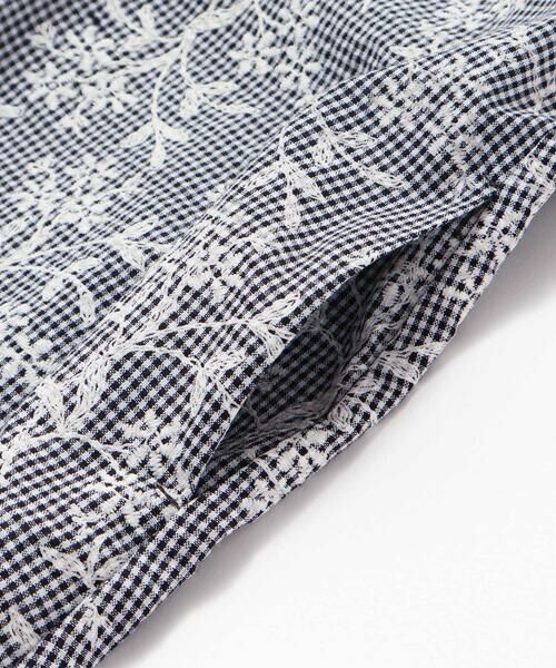 BeBe Petits Pois Vert / ベベ プチ ポワ ヴェール ミニ丈・ひざ丈ワンピース | ギンガムチェック花柄プリントワンピース(95~150cm) | 詳細11