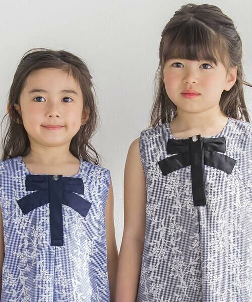 BeBe Petits Pois Vert / ベベ プチ ポワ ヴェール ミニ丈・ひざ丈ワンピース | ギンガムチェック花柄プリントワンピース(95~150cm) | 詳細4