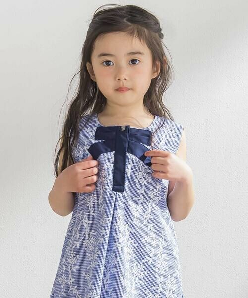 BeBe Petits Pois Vert / ベベ プチ ポワ ヴェール ミニ丈・ひざ丈ワンピース | ギンガムチェック花柄プリントワンピース(95~150cm) | 詳細17