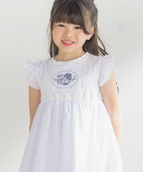 BeBe Petits Pois Vert / ベベ プチ ポワ ヴェール ミニ丈・ひざ丈ワンピース | 袖フリルエンブレム刺しゅうワンピース(95~150cm) | 詳細2