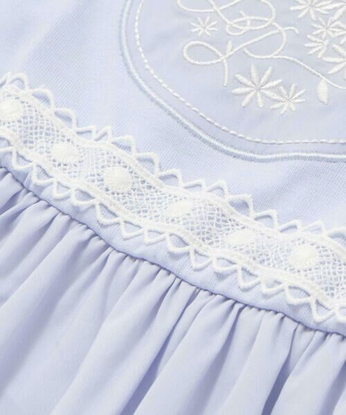 BeBe Petits Pois Vert / ベベ プチ ポワ ヴェール ミニ丈・ひざ丈ワンピース | 袖フリルエンブレム刺しゅうワンピース(95~150cm) | 詳細15