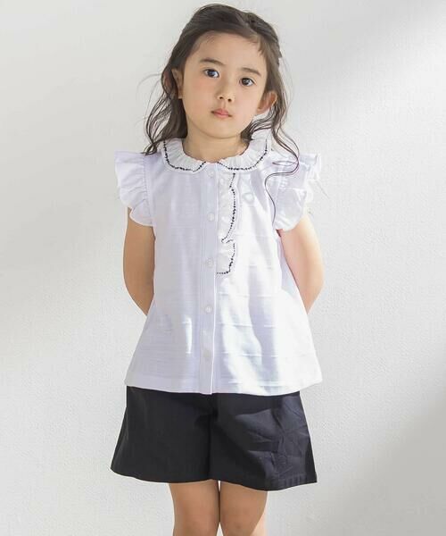 BeBe Petits Pois Vert / ベベ プチ ポワ ヴェール シャツ・ブラウス | 花ライン刺しゅうフリルノースリーブブラウス(95~160cm) | 詳細3