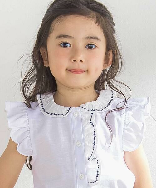 BeBe Petits Pois Vert / ベベ プチ ポワ ヴェール シャツ・ブラウス | 花ライン刺しゅうフリルノースリーブブラウス(95~160cm) | 詳細4