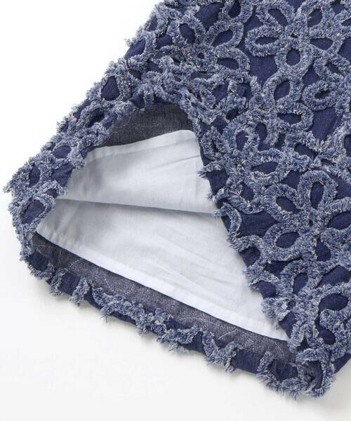 BeBe Petits Pois Vert / ベベ プチ ポワ ヴェール ミニ・ひざ丈スカート | 【店舗限定】花柄フリンジデニムジャンパースカート(95~150cm) | 詳細9