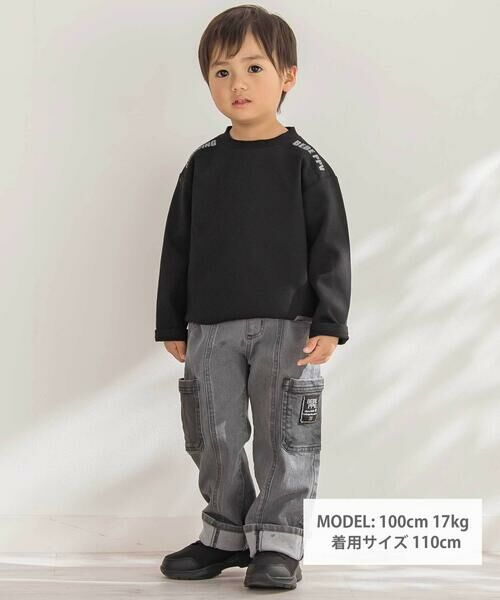 BeBe Petits Pois Vert / ベベ プチ ポワ ヴェール スウェット | 【店舗限定】ショルダーロゴ刺しゅうポンチ長袖トレーナー(95~150cm) | 詳細1