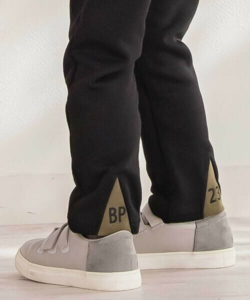 BeBe Petits Pois Vert / ベベ プチ ポワ ヴェール その他パンツ | 【店舗限定】バック三角ポイント裏毛ロングパンツ(95~150cm) | 詳細3