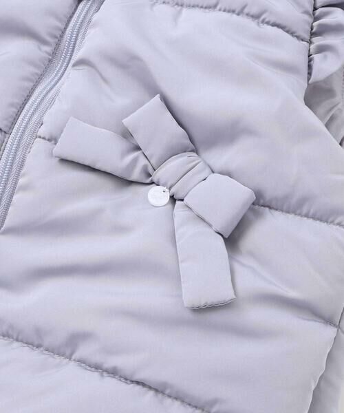 BeBe Petits Pois Vert / ベベ プチ ポワ ヴェール ベスト | 【店舗限定】リボンフリルタフタ中綿ベスト(95~150cm) | 詳細11