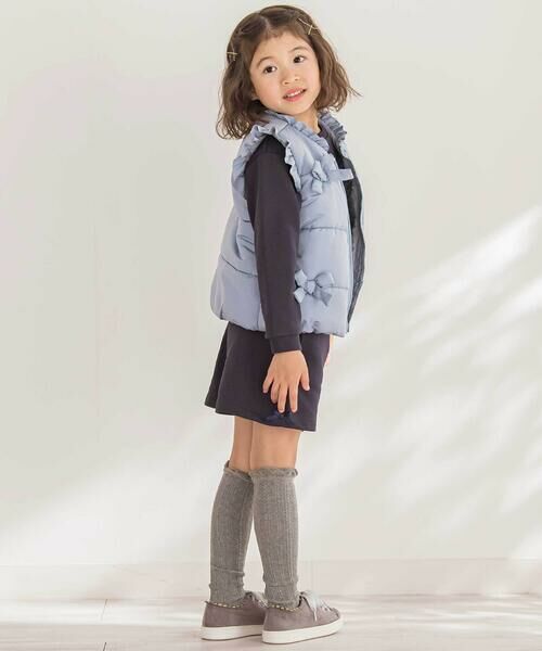 BeBe Petits Pois Vert / ベベ プチ ポワ ヴェール ベスト | 【店舗限定】リボンフリルタフタ中綿ベスト(95~150cm) | 詳細5