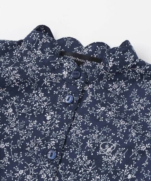 BeBe Petits Pois Vert / ベベ プチ ポワ ヴェール シャツ・ブラウス | スカラップ襟ブロード花柄シャツ(110~150cm) | 詳細9